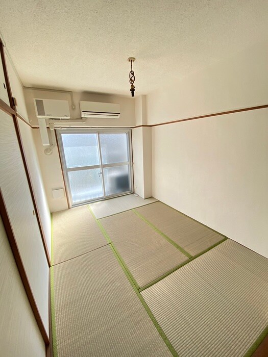 物件内観写真4　(居室)