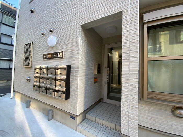 物件外観写真2　(エントランス部分)