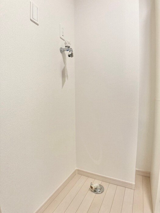 物件内観写真10　(洗濯機置場)