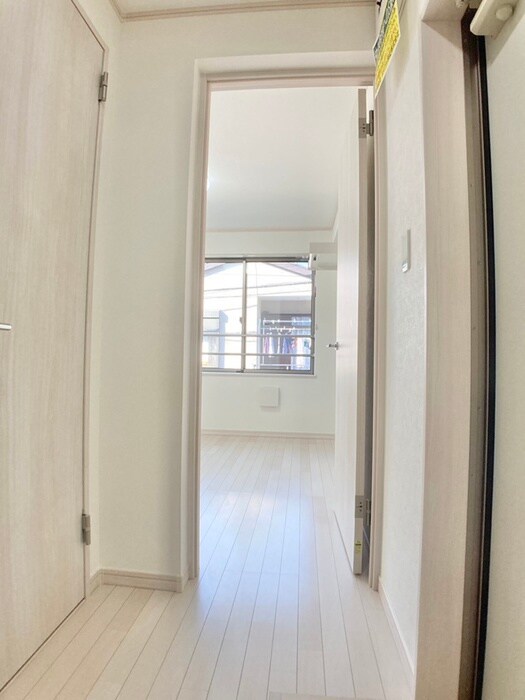 物件内観写真11　(廊下)