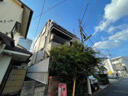 エスコ－ト用賀外観写真