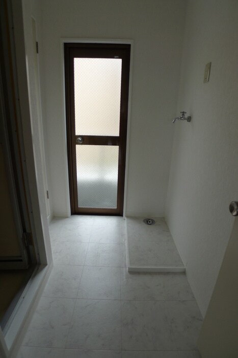 物件内観写真15　(洗濯機置場)