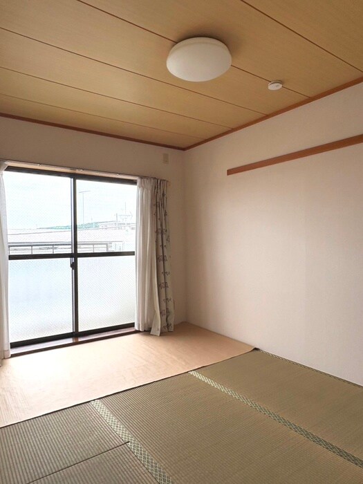 物件内観写真8　(居室)