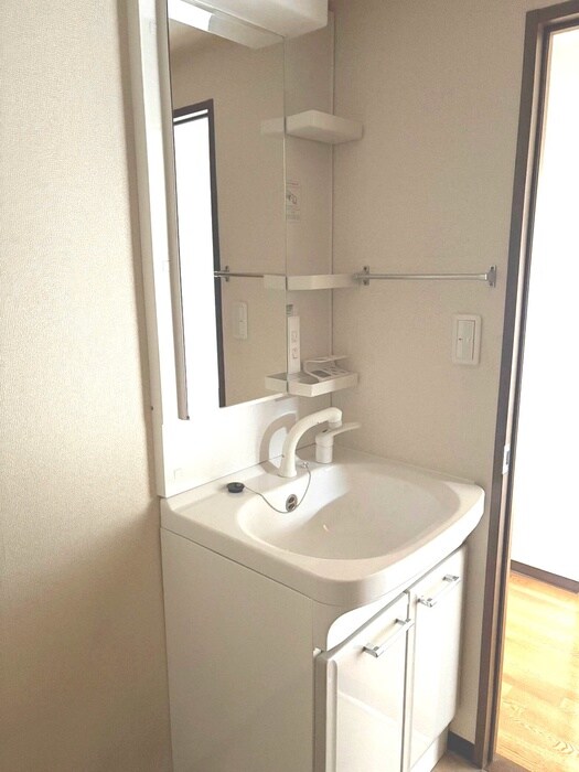 物件内観写真11　(洗面)