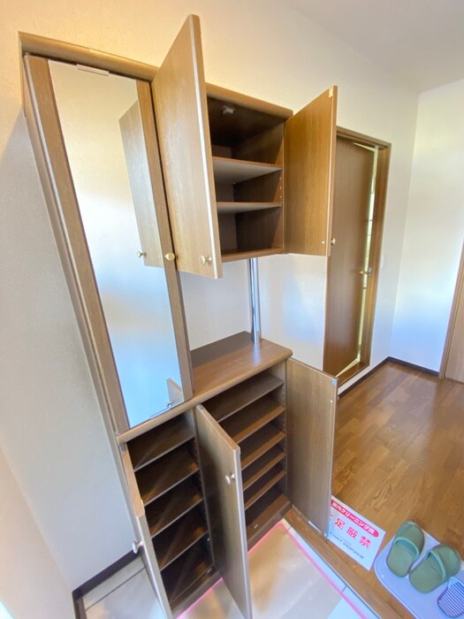 物件内観写真18　(靴箱)