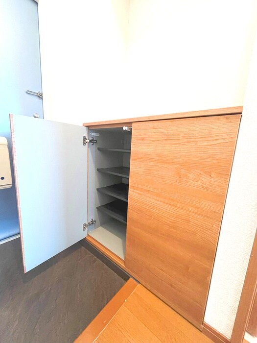 物件内観写真16　(靴箱)