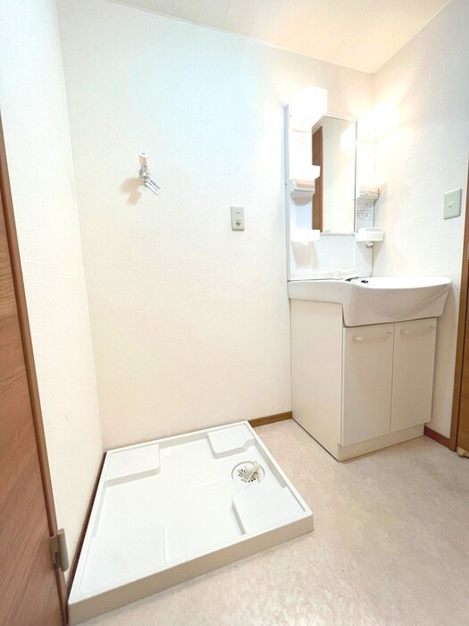 物件内観写真18　(洗濯機置場)