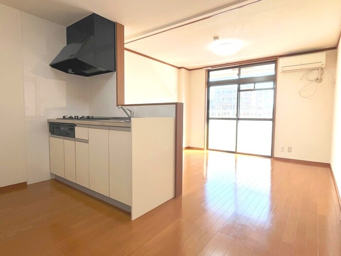 物件内観写真22　(室内からの展望)