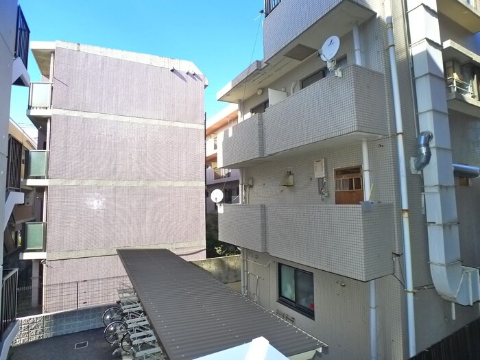 物件内観写真22　(室内からの展望)