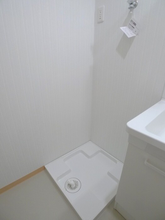 物件内観写真12　(洗濯機置場)