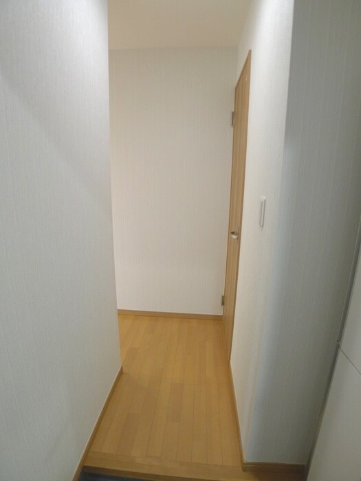 物件内観写真17　(廊下)