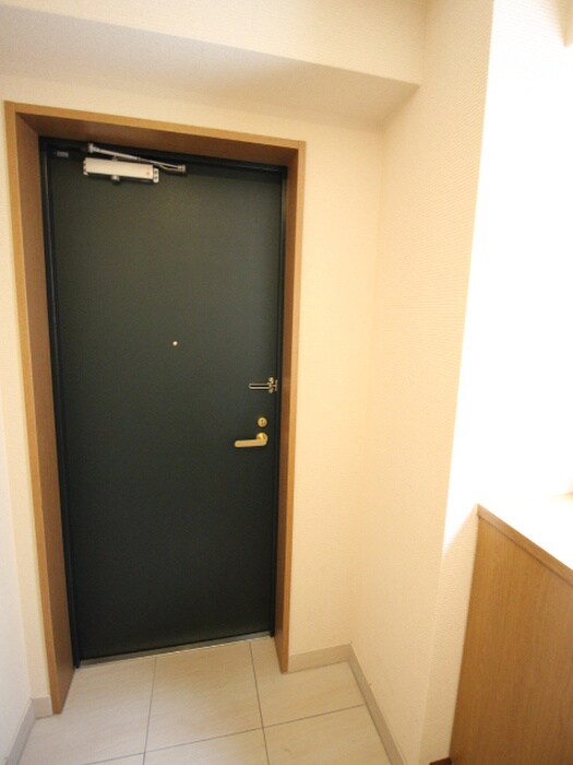 物件内観写真12　(玄関)
