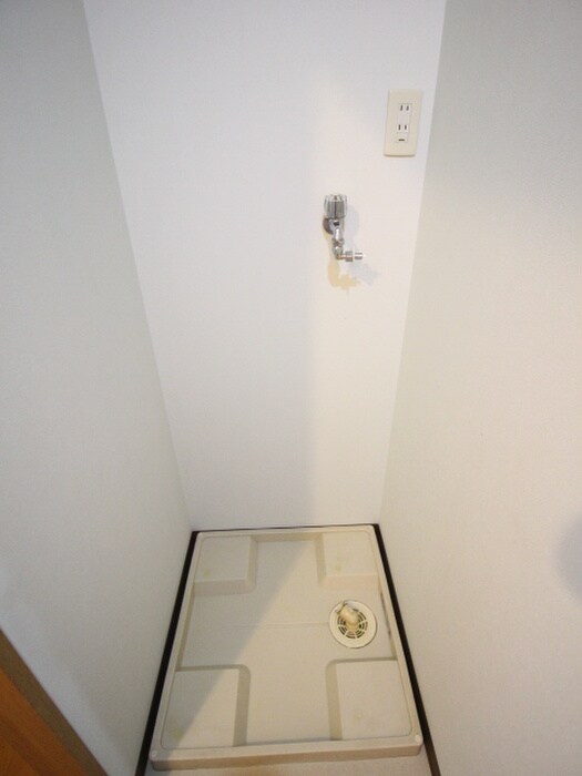 物件内観写真18　(洗濯機置場)