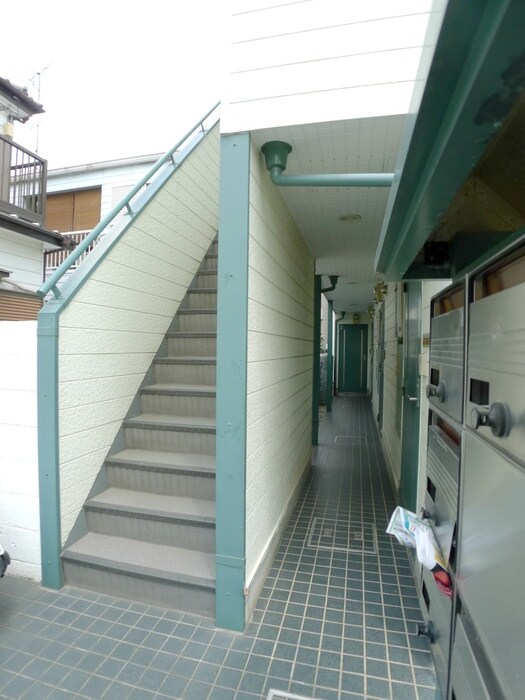 物件外観写真3　(エントランス部分)