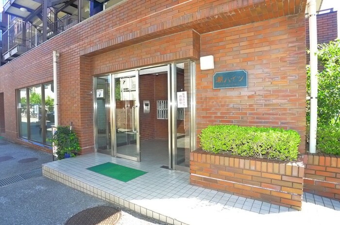 物件外観写真3　(エントランス部分)