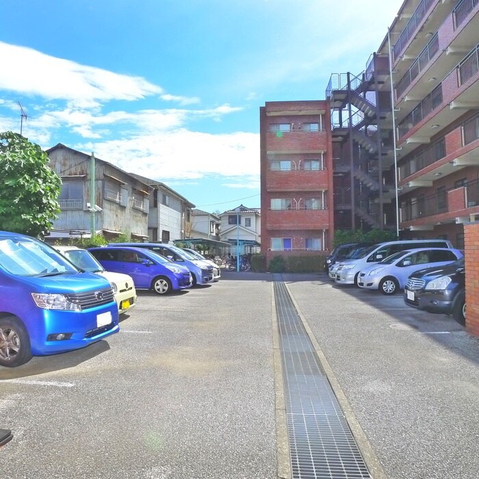 物件外観写真5　(駐車場)