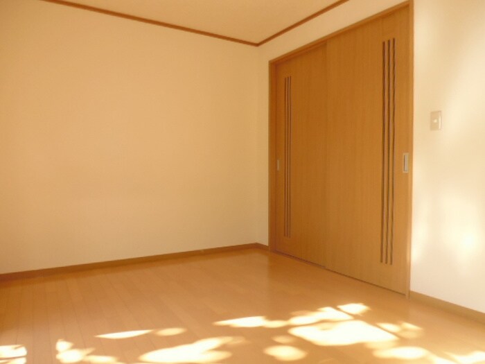 物件内観写真15　(居室)