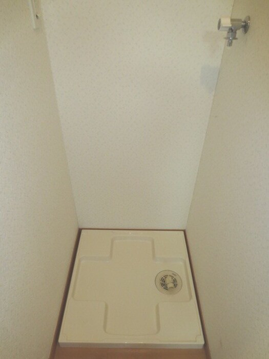 物件内観写真15　(洗濯機置場)