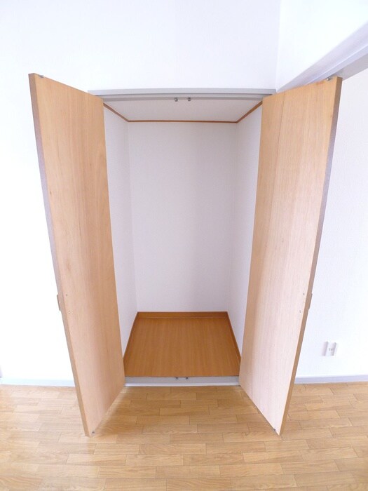 物件内観写真15　(収納)