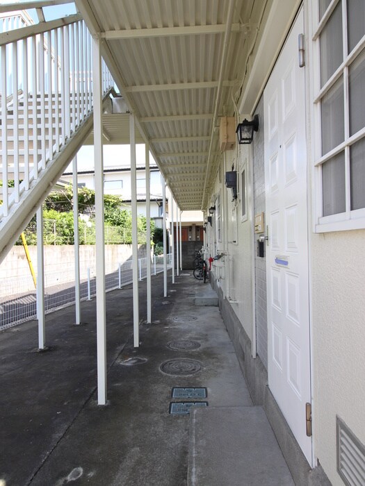 物件外観写真4　(エントランス部分)