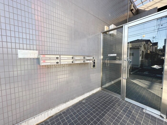 物件外観写真3　(エントランス部分)