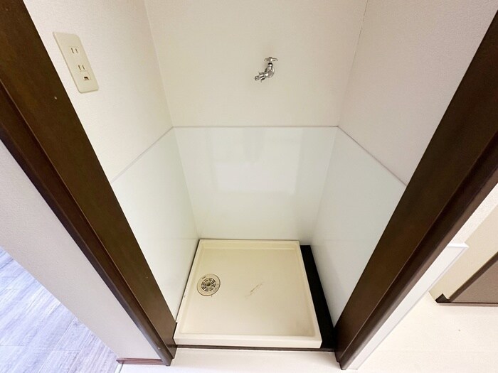 物件内観写真14　(洗濯機置場)