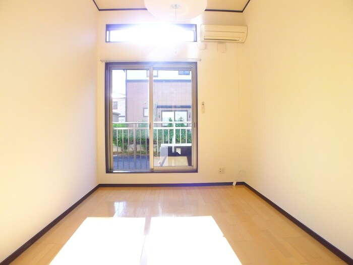 物件内観写真8　(居室)