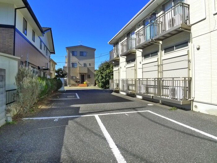 物件外観写真5　(駐車場)