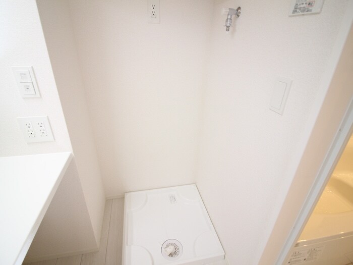 物件内観写真13　(洗濯機置場)