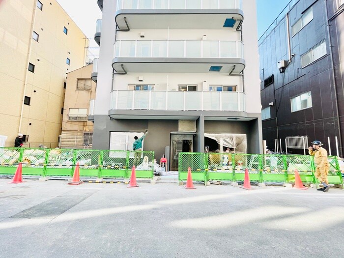 物件外観写真4　(エントランス部分)