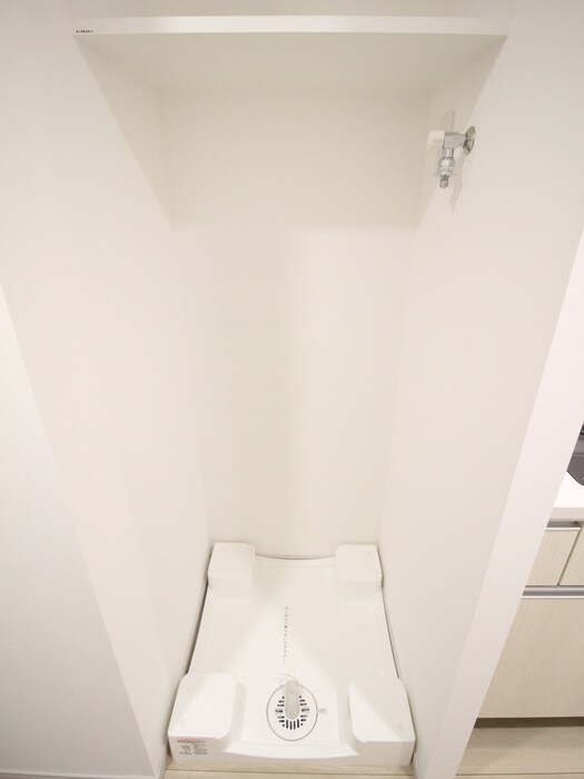 物件内観写真12　(洗濯機置場)