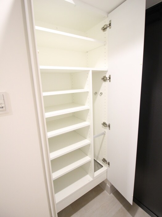 物件内観写真13　(靴箱)