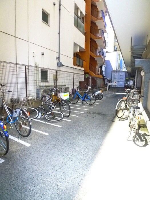 物件外観写真5　(駐輪場)