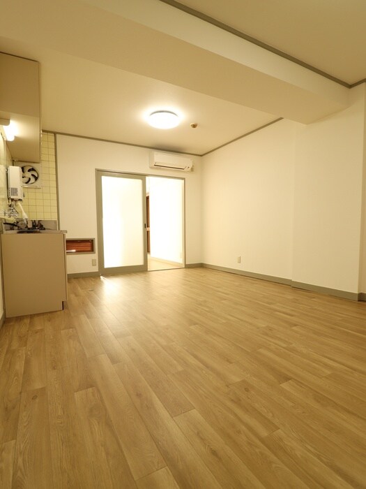 物件内観写真9　(居室)