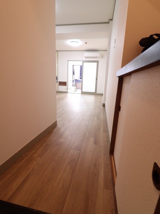 物件内観写真21　(廊下)