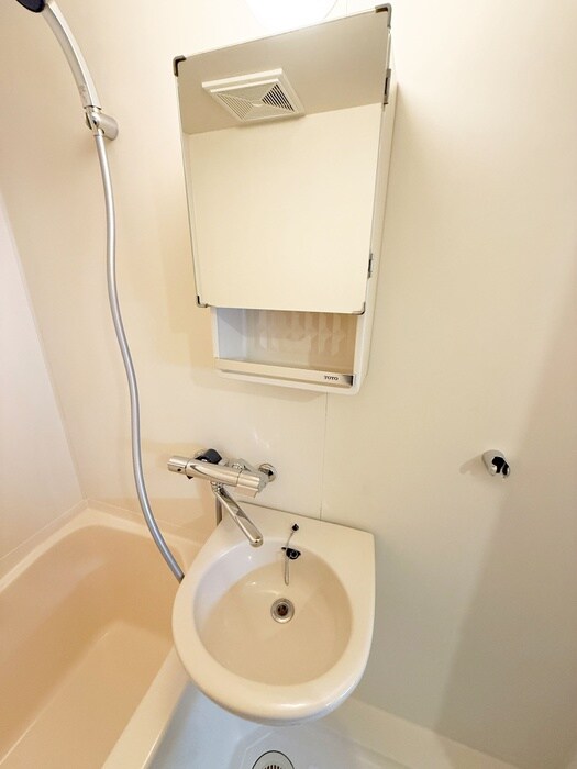 物件内観写真11　(洗面)