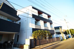 ＵＮＡ　ＴＥＲＺＡ　ＣＡＳＡ外観写真