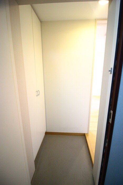 物件内観写真17　(玄関)