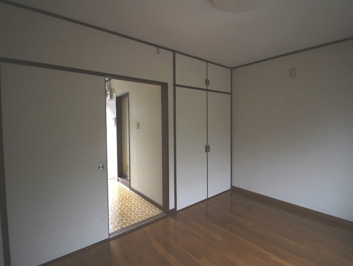 物件内観写真8　(居室)