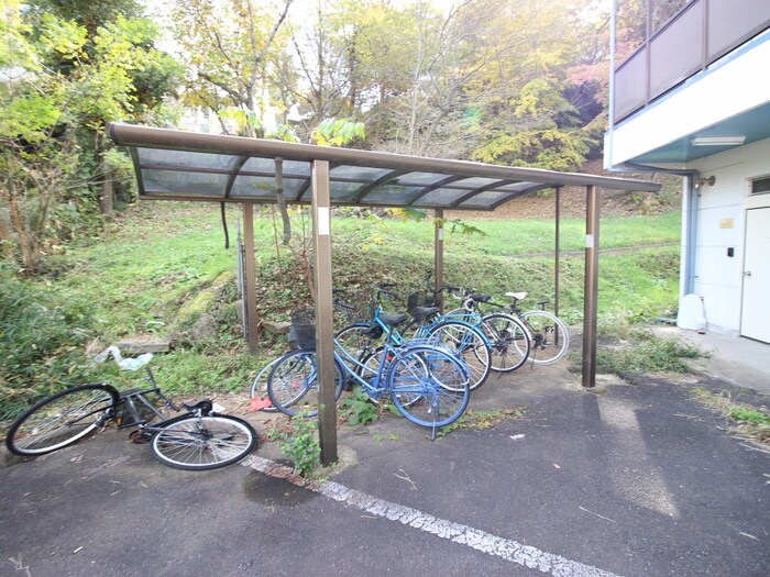 物件外観写真6　(駐輪場)