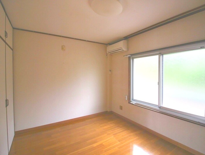 物件内観写真10　(居室)