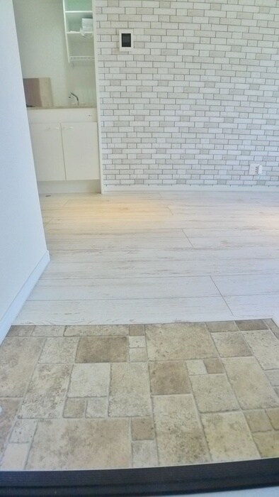 物件内観写真7　(玄関)