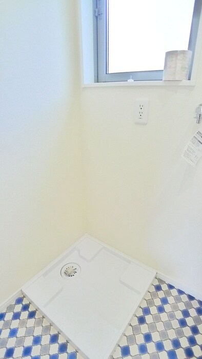 物件内観写真11　(洗濯機置場)