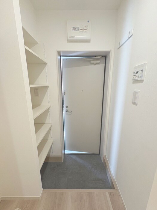 物件内観写真17　(玄関)
