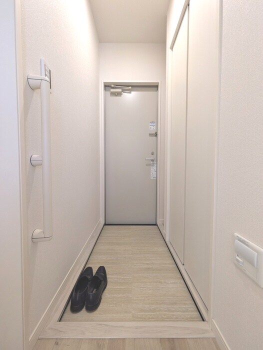 物件内観写真7　(玄関)