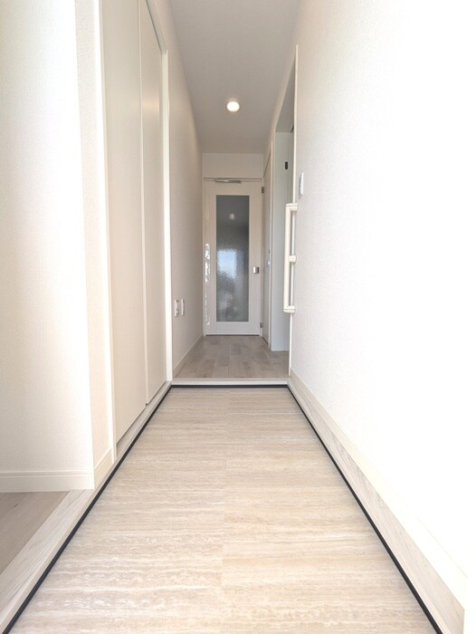 物件内観写真7　(玄関)