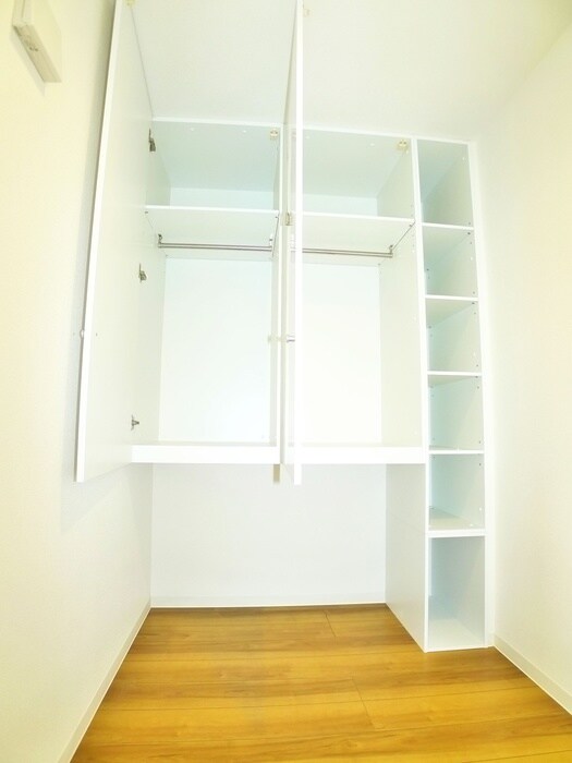 物件内観写真11　(収納)