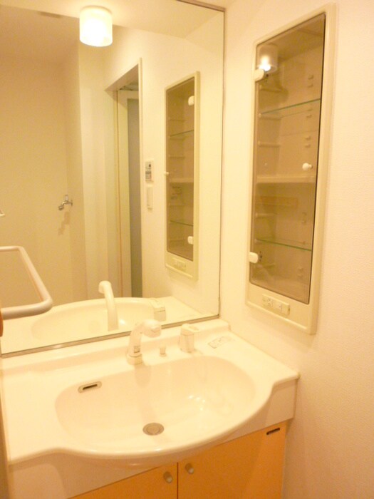 物件内観写真8　(洗面)