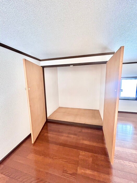 物件内観写真11　(収納)