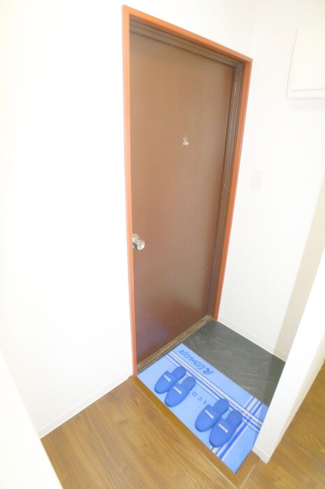 物件内観写真16　(玄関)